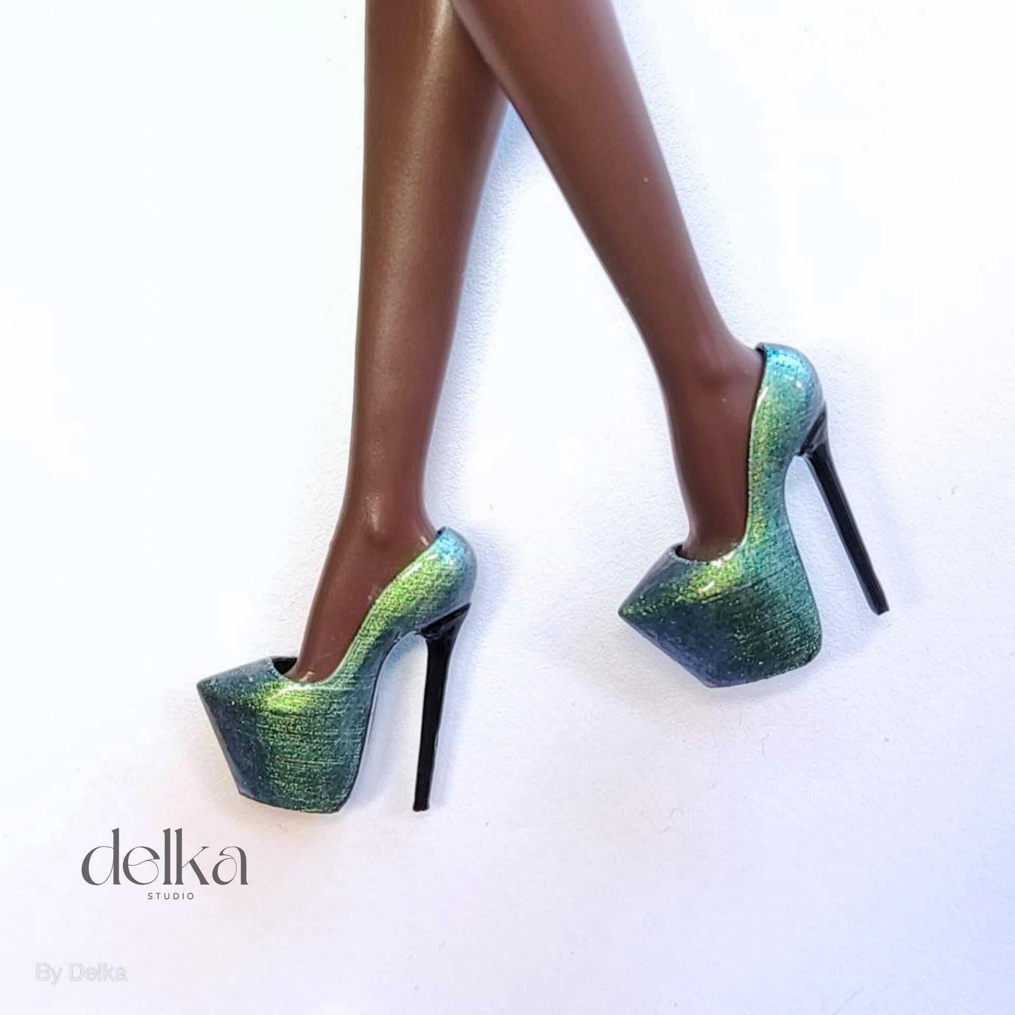 Galaxy-colored platform shoes for 1/6-scale fashion dolls, a gift for doll collectors